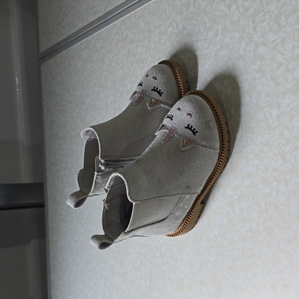Toddler Grey Unicorn ankle boots Size 7
